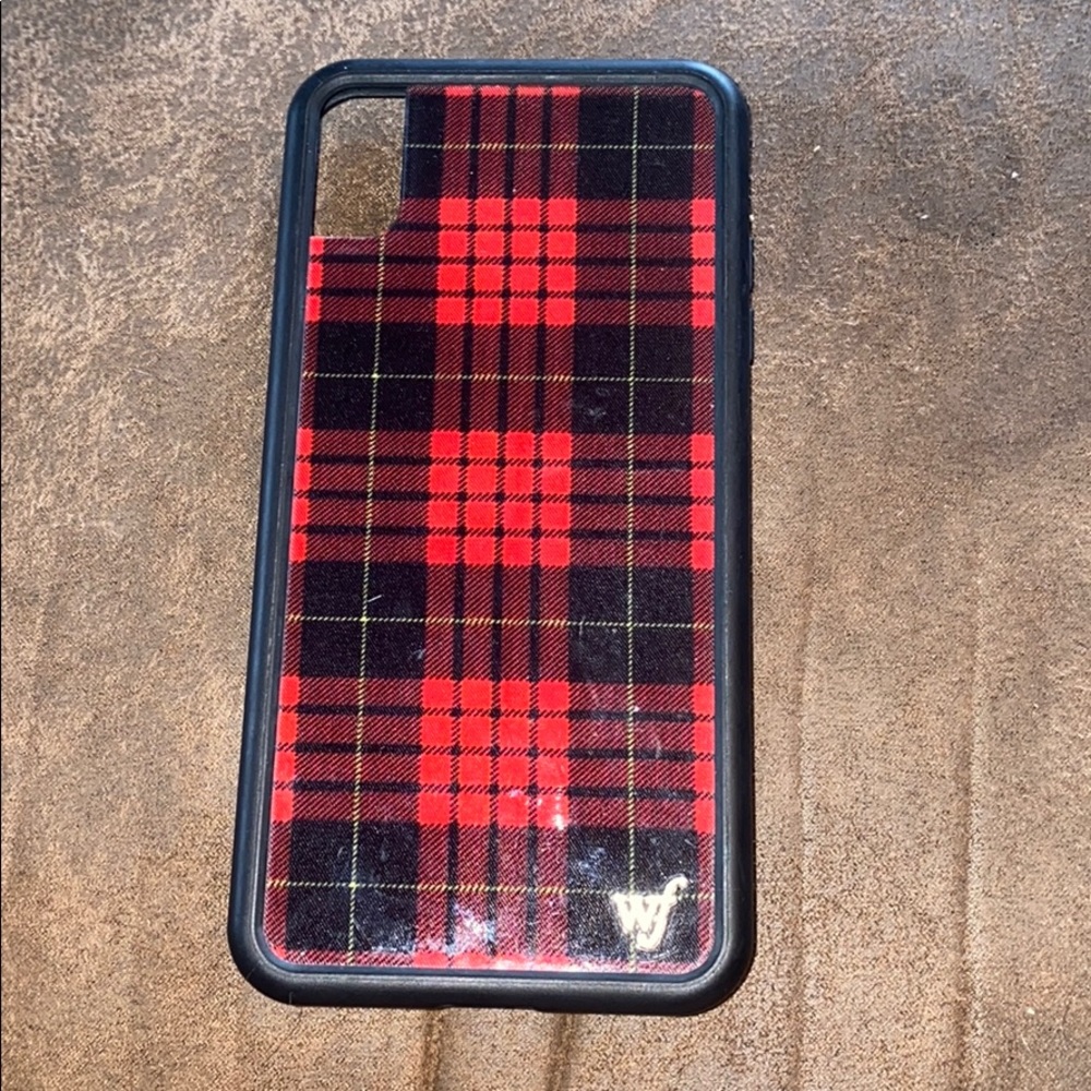 Wildflower XS Max Red Plaid